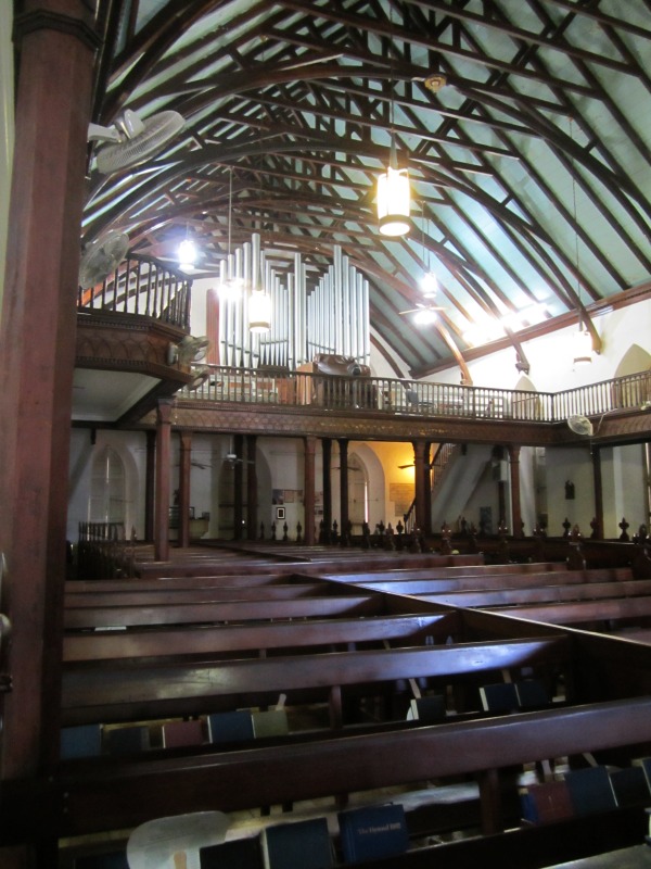 Rev`d. Gibson sammelt Spenden fr die Restaurierung der Orgel