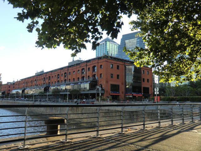 Am Porto Madero, ein Restaurant am andern