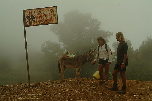 Wandern in den Wolken am Monte Gordo