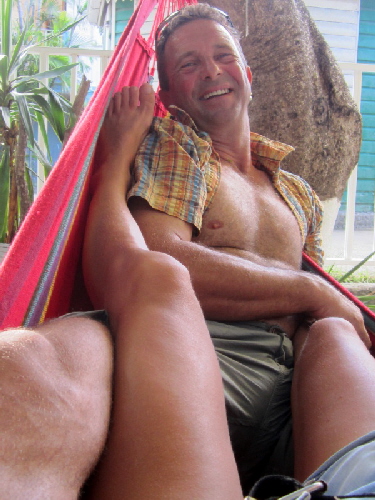 Pause mit Hngematte und eiskaltem Carib