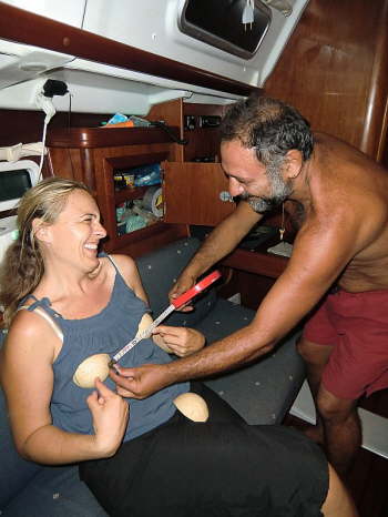 11.09. Gregory in der Kokosnussverarbeitung