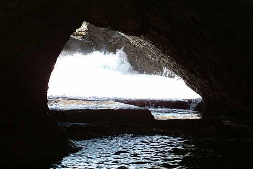 15.12. Eine Grotte am Meer