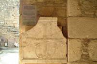 16.09. Diese Marmortafel belegt ...