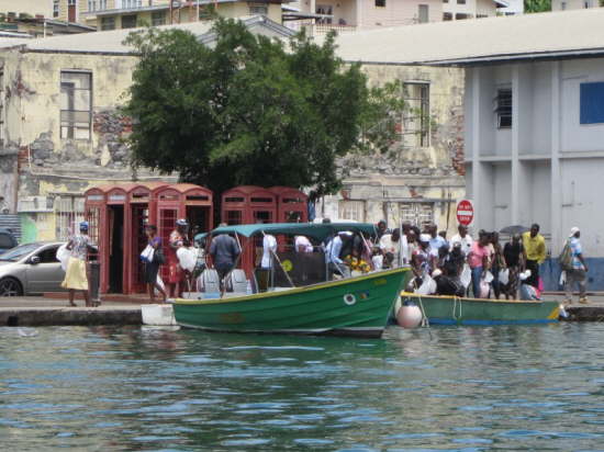 18.9.Fischverkauf an der Carenage