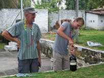 24.07. 3L Rotwein aus Suedafrika