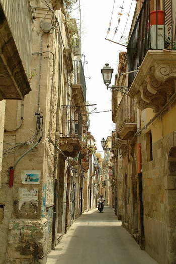 28.05. Kleine Gassen auch hier