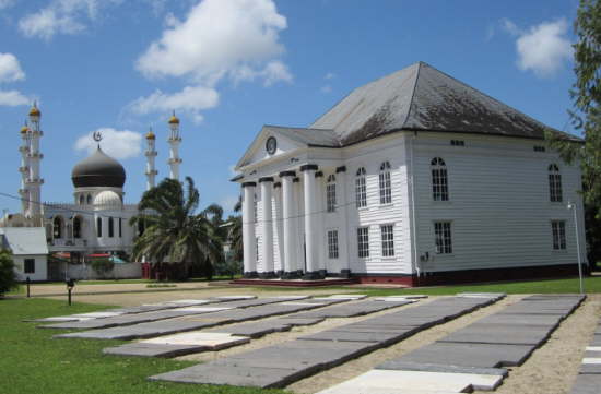 28.2.Moschee und Synagoge