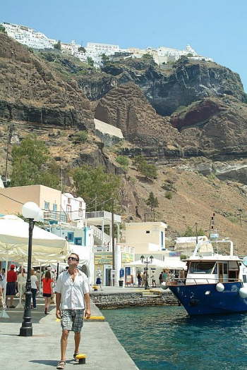 04.07. Im Hafen von Thira