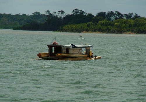 7.12.Trimaran? Oder nur Holztransport?