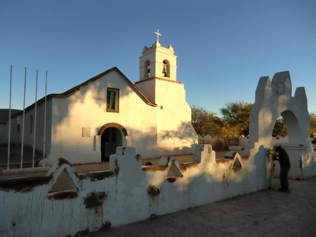 falls man dem Cheffe was beichten muss - Kirchlein von San Pedro de Atacama