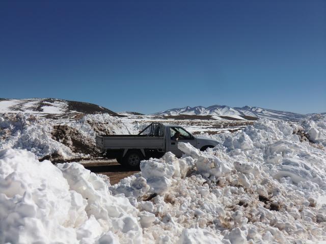 viel Schnee in der Salzebene